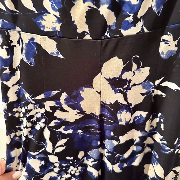 EUC  Lauren by Ralf  Lauren Floral dress Wrap Sleeveless V Neck Size 2 Ruched - Picture 8 of 10